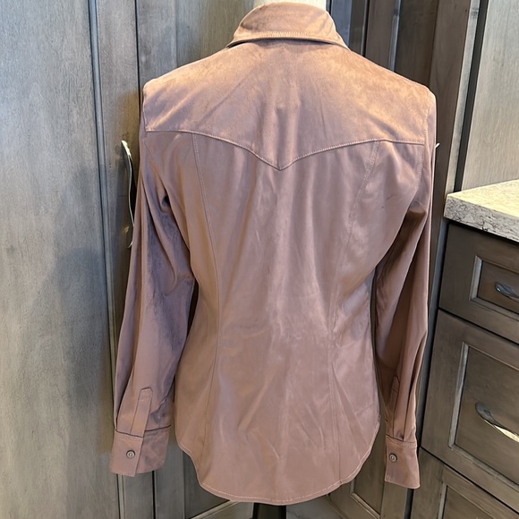 NEW Guess Sueded Top🔥🔥🔥 - Picture 2 of 7